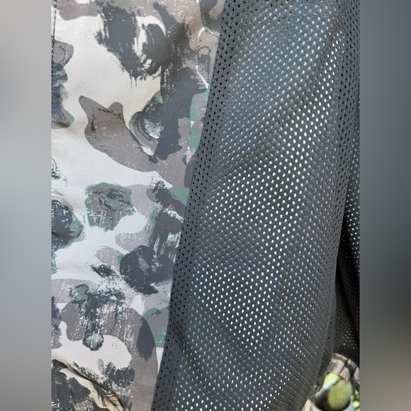 Men’s Medium Onitsuka Tiger x Andrea Pimpilio jacket with concealable hood - Picture 5 of 6